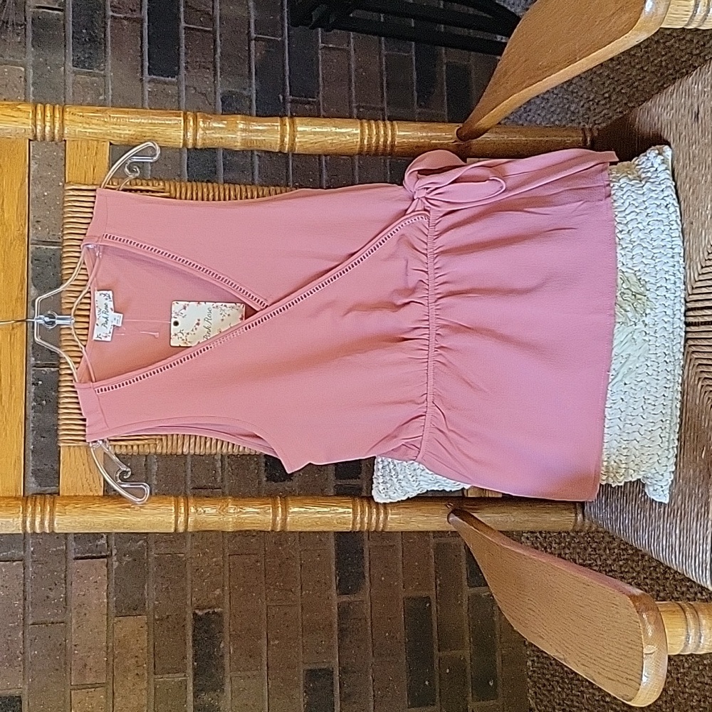 Pink Rose , tie belt, v neck, sleeveless blouse, rose, size M